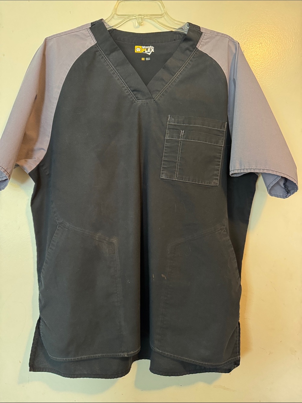 WonderWink V-Neck Two-Tone Scrub Top in Black and Light Gray